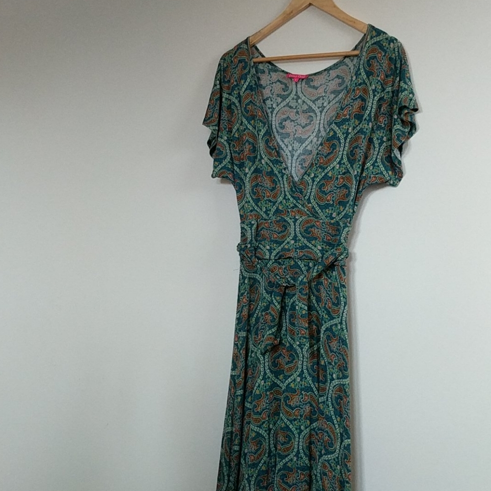 Green paisley maxi dress